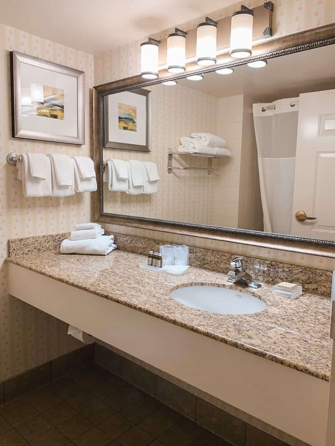 Bathrooms in hotel rooms at the Hershey Lodge in Hershey PA- photo credit Jenn Greene, travel expert and travel agent